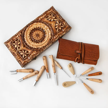 Chip carving kit for modern chip carving in a genuine leather roll-case, Basic carving set