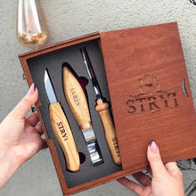 Load image into Gallery viewer, Wood carving set of 3 tools for crockery carving in wooden storage box