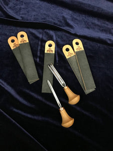 Pocket sharpening leather strop for carving tools