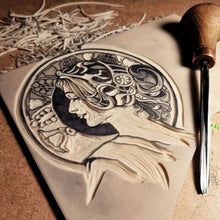 Load image into Gallery viewer, Palm carving V-tool STRYI Profi 45 degree, Engraving tool, Linocutting tool, Burin, V-chisel